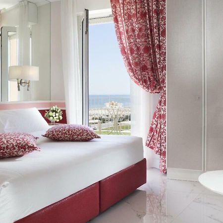 Hotel Milton Rimini Bagian luar foto