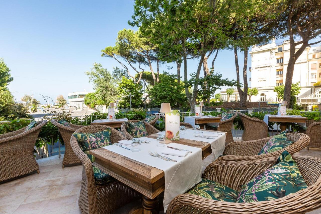 Hotel Milton Rimini Bagian luar foto