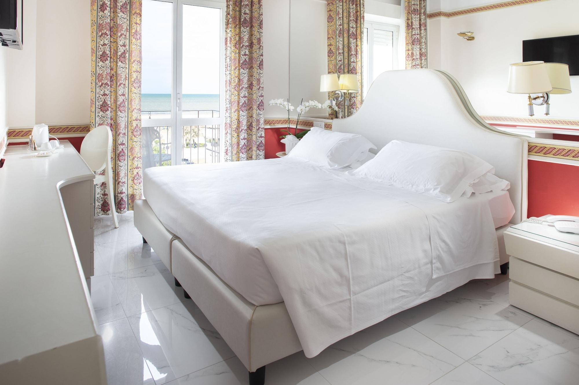 Hotel Milton Rimini Bagian luar foto