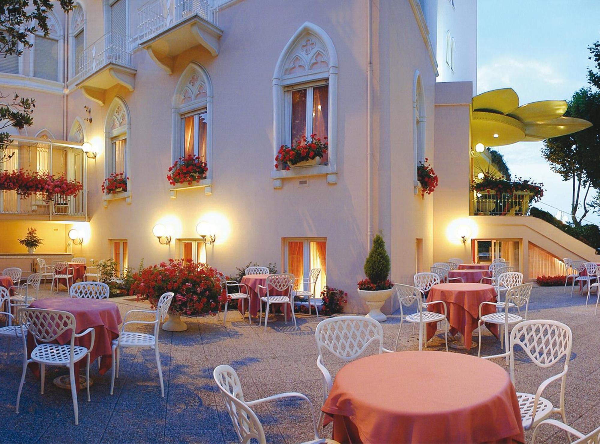 Hotel Milton Rimini Bagian luar foto