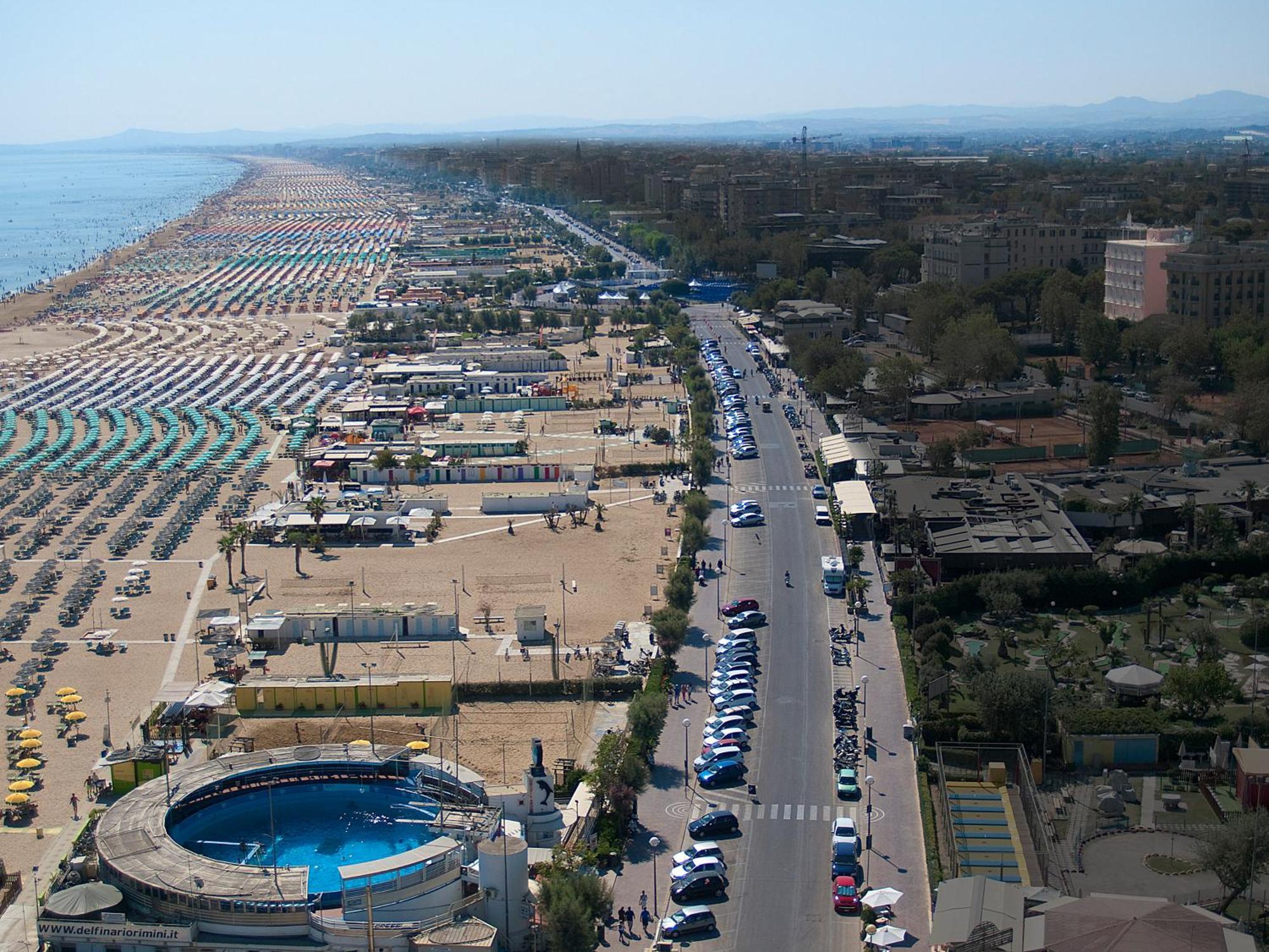 Hotel Milton Rimini Bagian luar foto