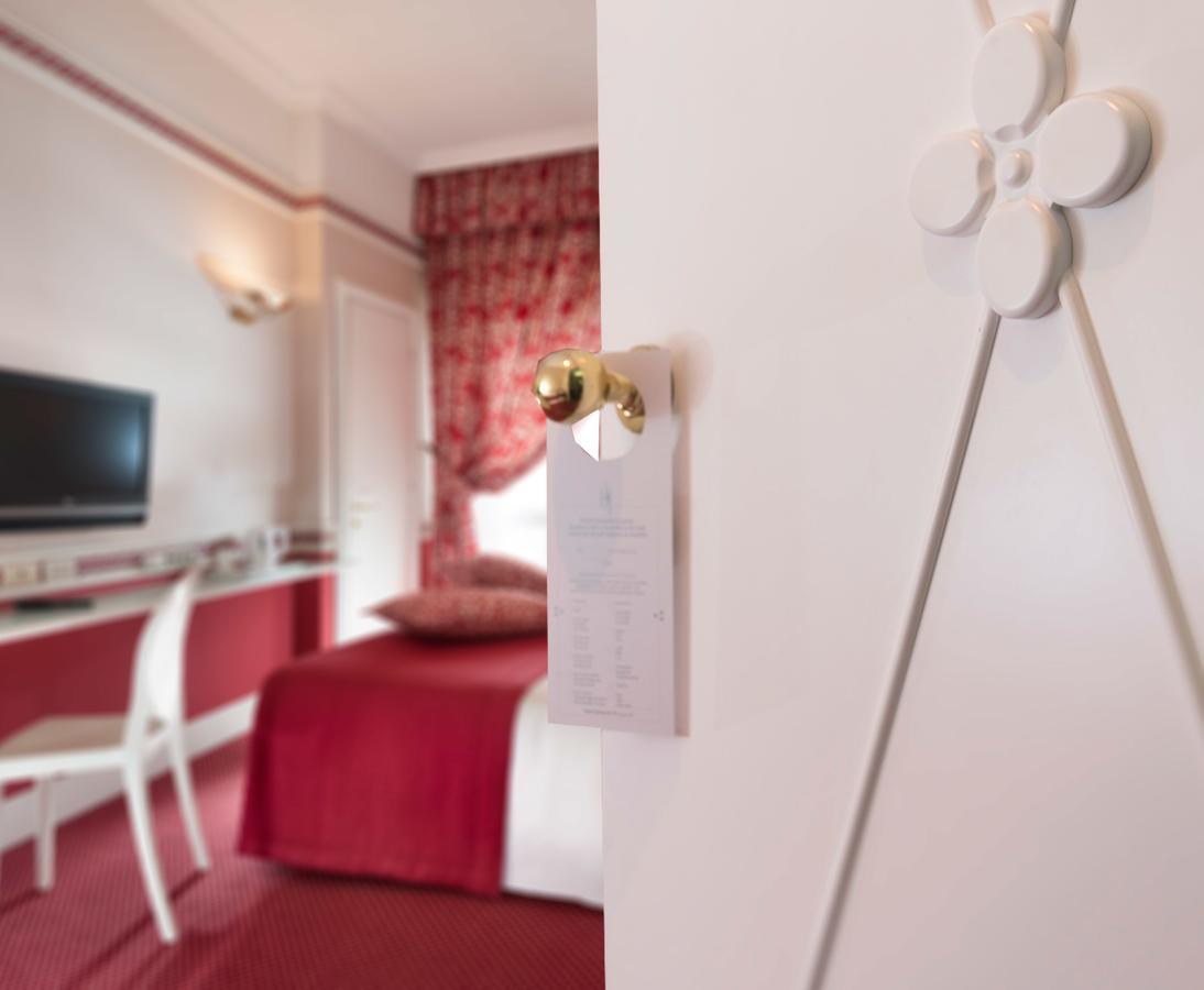 Hotel Milton Rimini Bagian luar foto