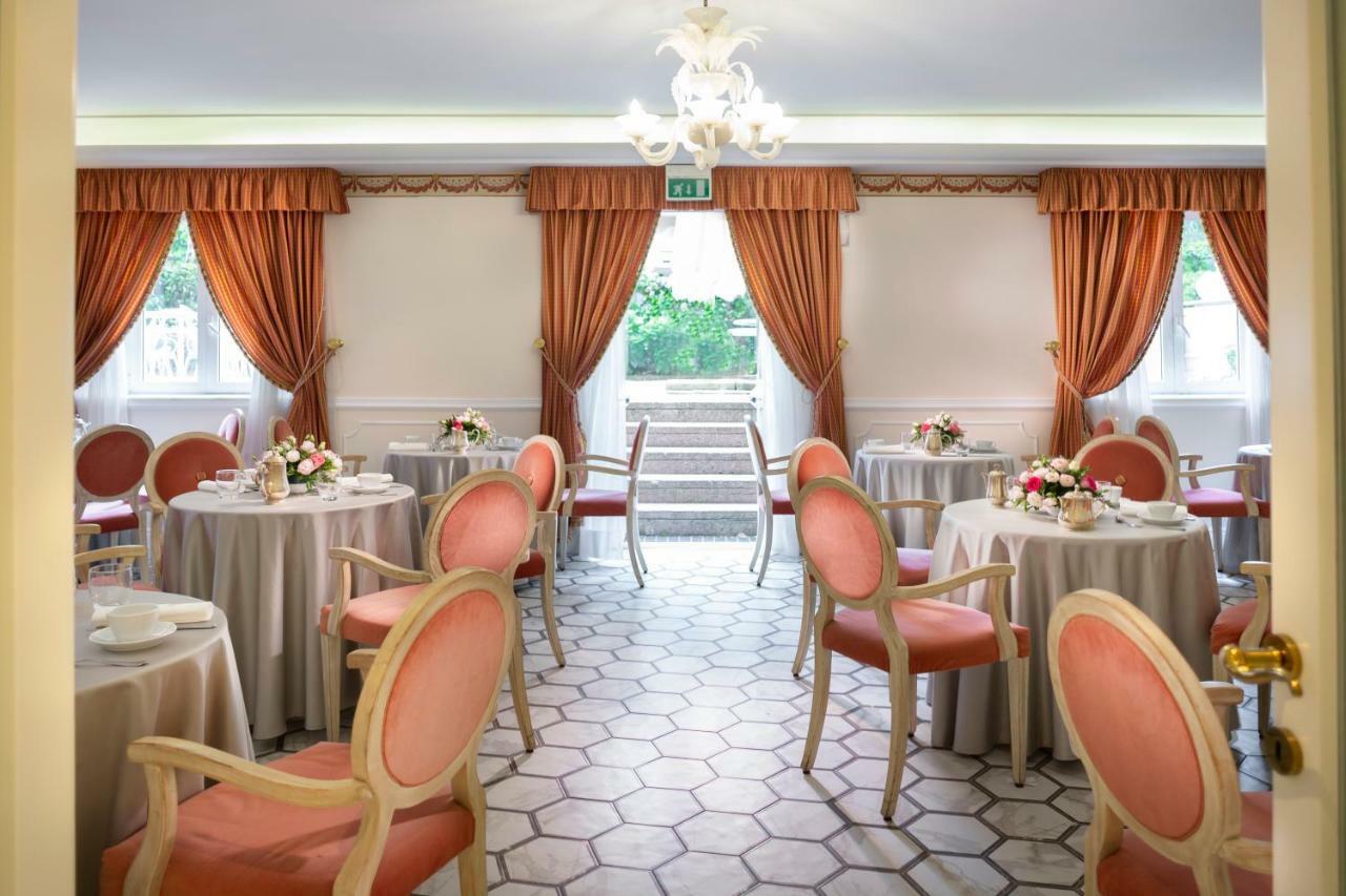 Hotel Milton Rimini Bagian luar foto