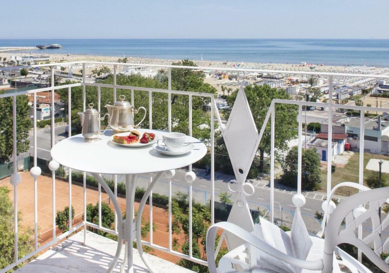 Hotel Milton Rimini Bagian luar foto