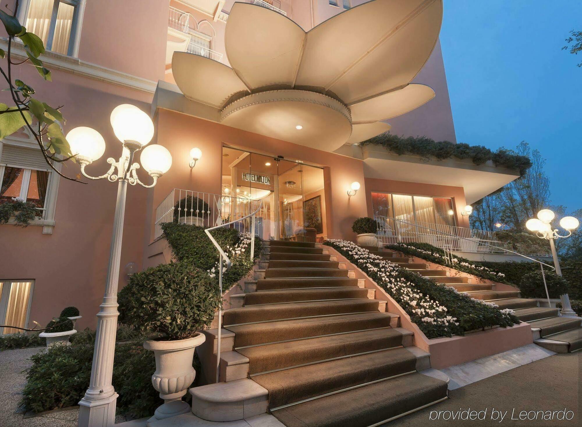 Hotel Milton Rimini Bagian luar foto